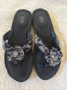 Coach Black and Gray Floral Flipflop Sandals for Women